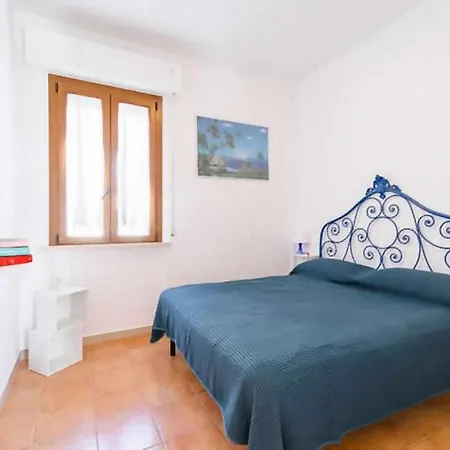 R05 - Comodo Trilocale Con Corte Privata