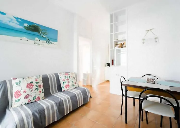 R05 - Comodo Trilocale Con Corte Privata